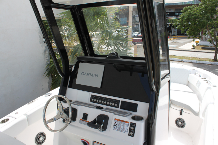 2025 Sea Fox 228 Commander