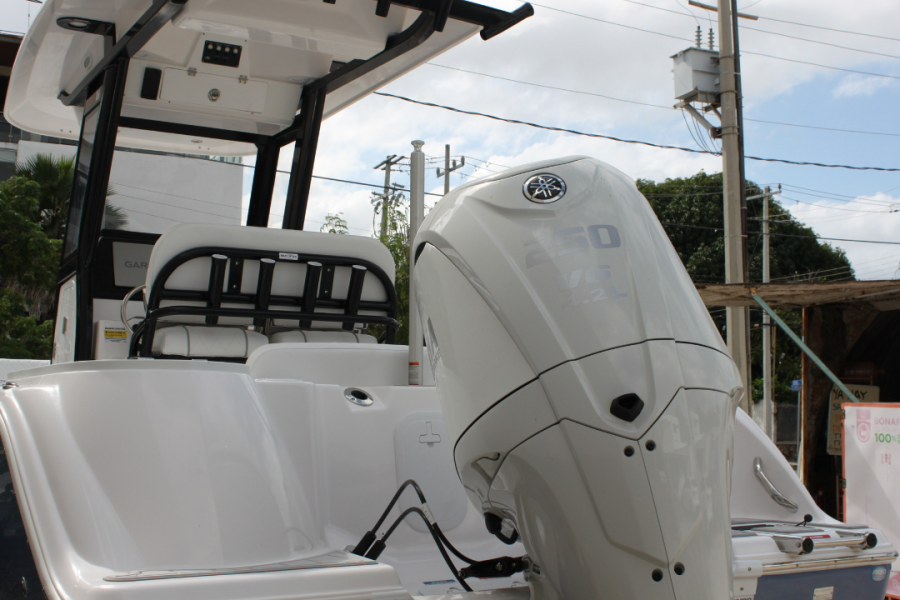 2025 Sea Fox 228 Commander